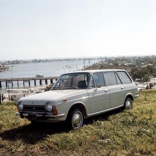 Subaru FF1 Production: 1970-1972 Front wheel drive First Subaru with a four-cylinder BOXER engine Horsepower: 61, Torque: 65 lb-ft. Offered in 2-Door and 4-Door models Known as the “1000” outside the US Subaru FF1 Production: 1970-1972 Front wheel drive First Subaru with a four-cylinder BOXER engine Horsepower: 61, Torque: 65 lb-ft. Offered in 2-Door and 4-Door models Known as the “1000” outside the US